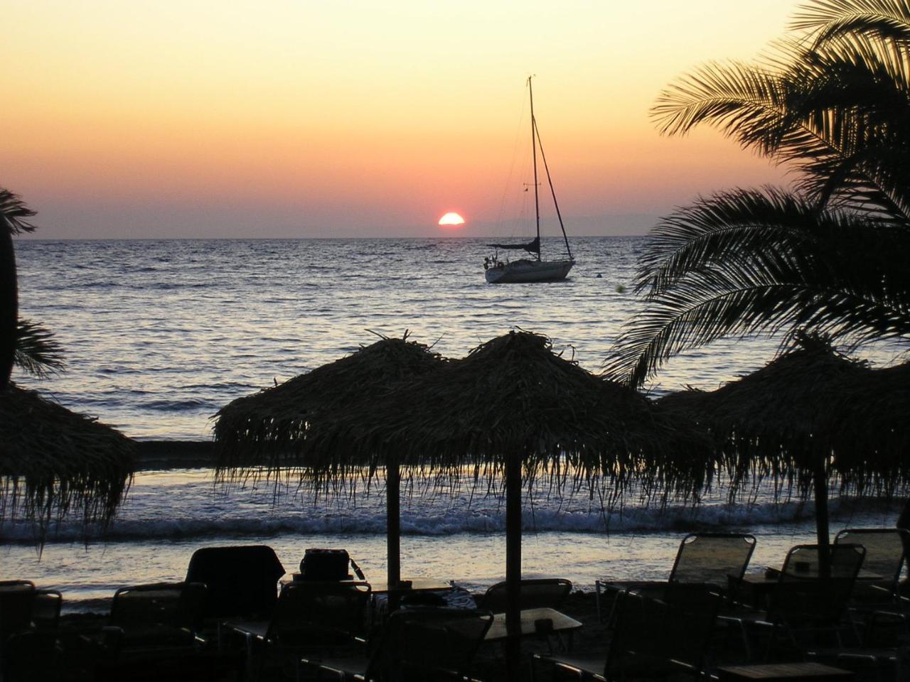 Blue Harmony Hotel Kini Dış mekan fotoğraf